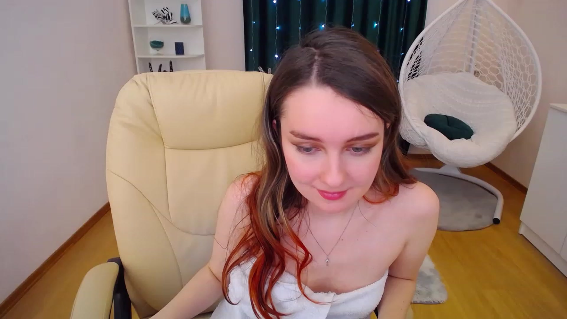 Gallery image thumbnail from OceanFeelss's myfreecams stream on, 01/17/2023, 13:25 image 14 of 20