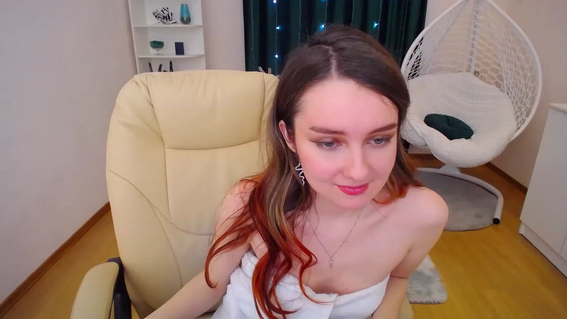 Gallery image thumbnail from OceanFeelss's myfreecams stream on, 01/17/2023, 13:25 image 13 of 20