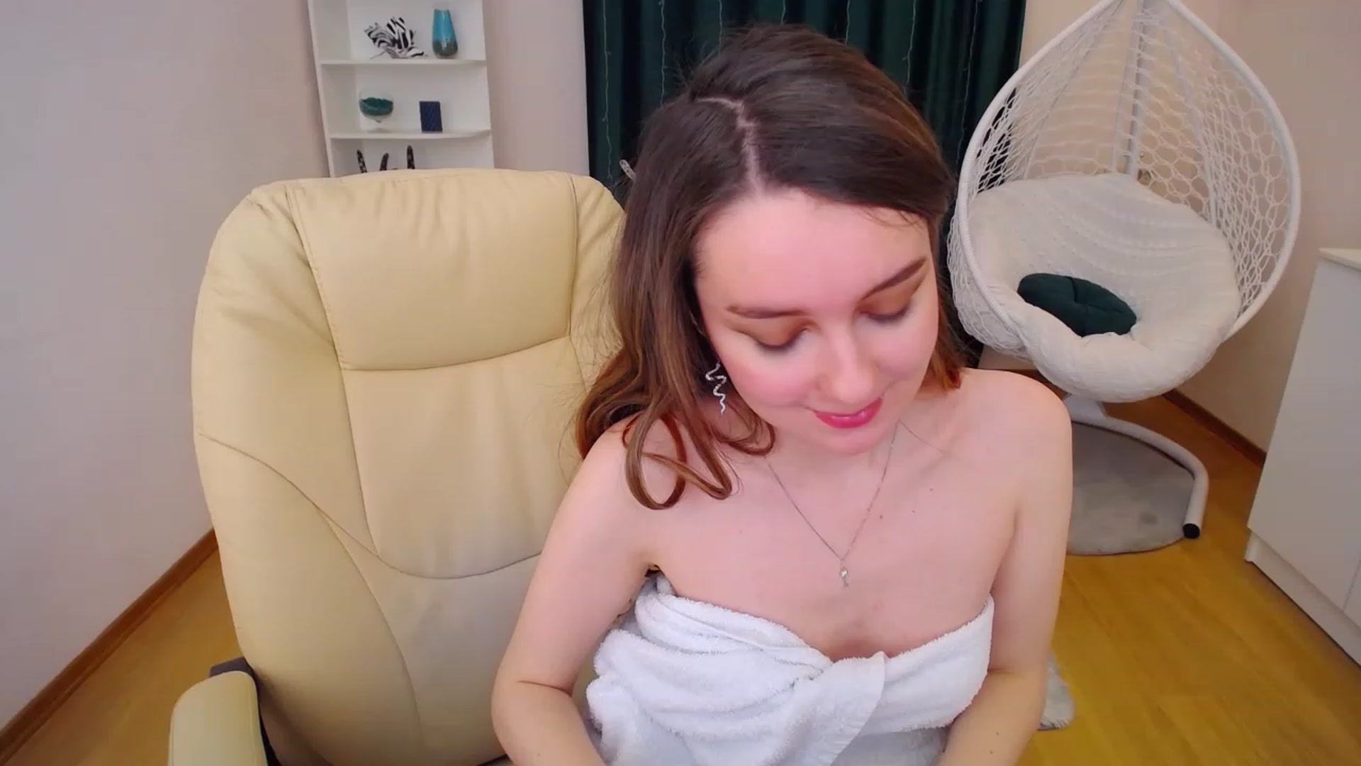 Gallery image thumbnail from OceanFeelss's myfreecams stream on, 01/17/2023, 13:25 image 11 of 20