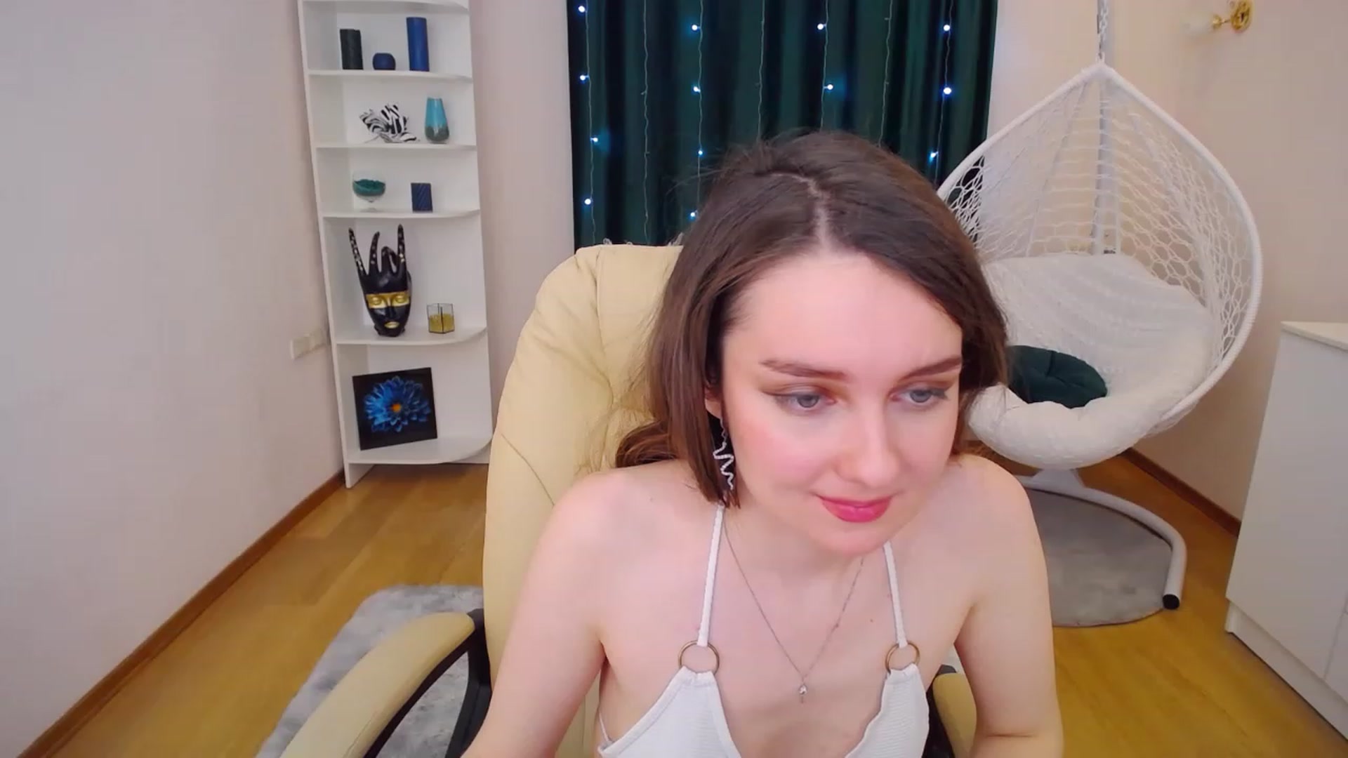 Gallery image thumbnail from OceanFeelss's myfreecams stream on, 01/17/2023, 16:51 image 17 of 20