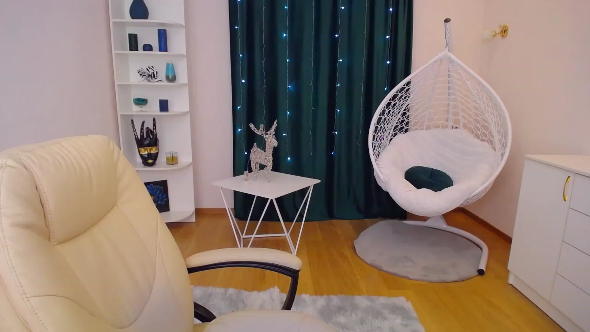 Gallery image thumbnail from OceanFeelss's myfreecams stream on, 01/22/2023, 13:44 image 19 of 20