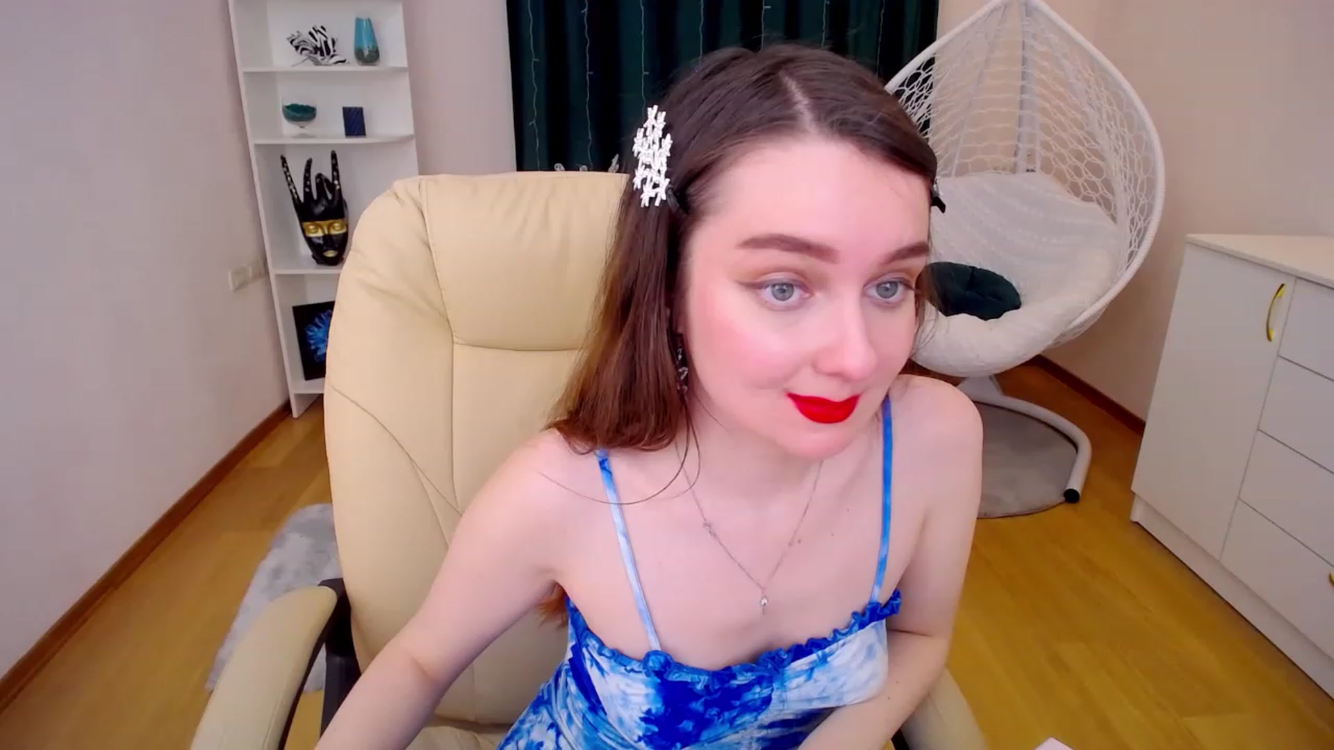 Gallery image thumbnail from OceanFeelss's myfreecams stream on, 01/22/2023, 15:47 image 15 of 20