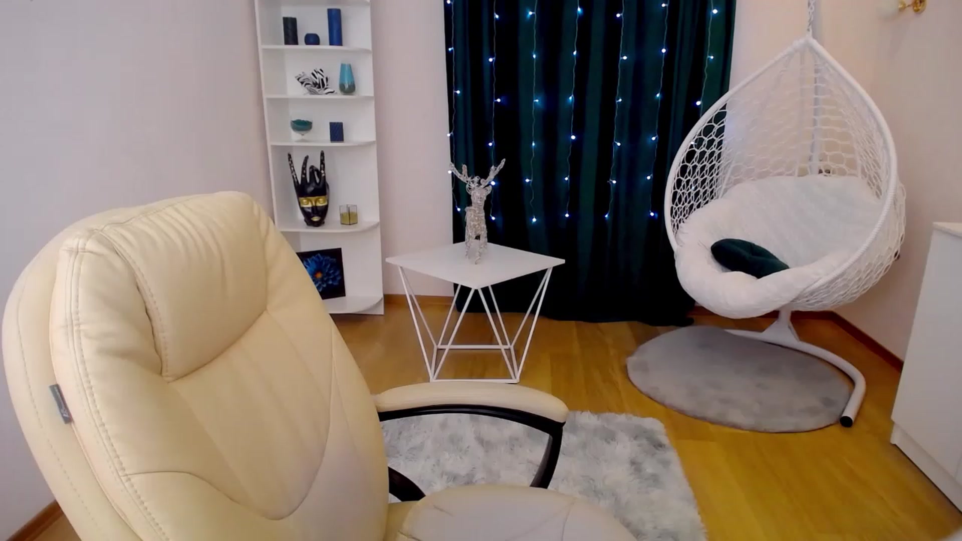 Gallery image thumbnail from OceanFeelss's myfreecams stream on, 01/29/2023, 09:22 image 18 of 20