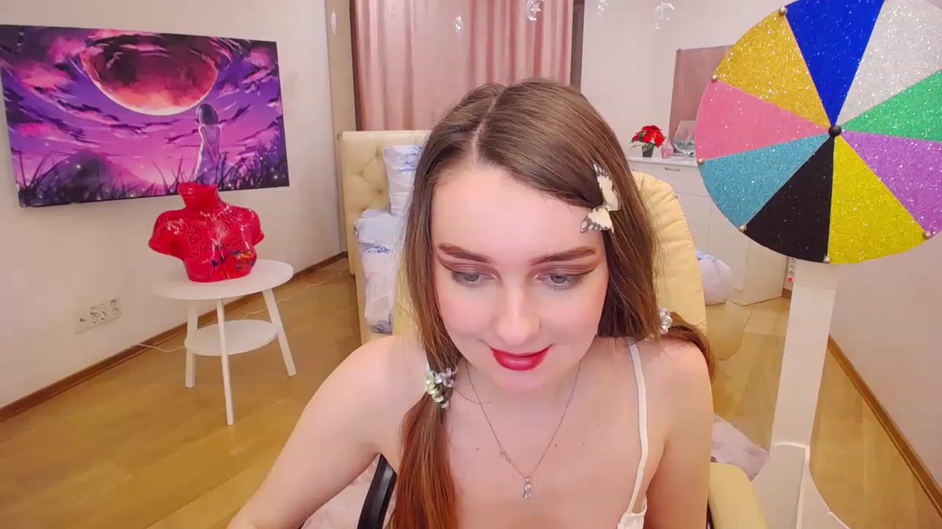 Gallery image thumbnail from OceanFeelss's myfreecams stream on, 02/02/2023, 17:55 image 7 of 20