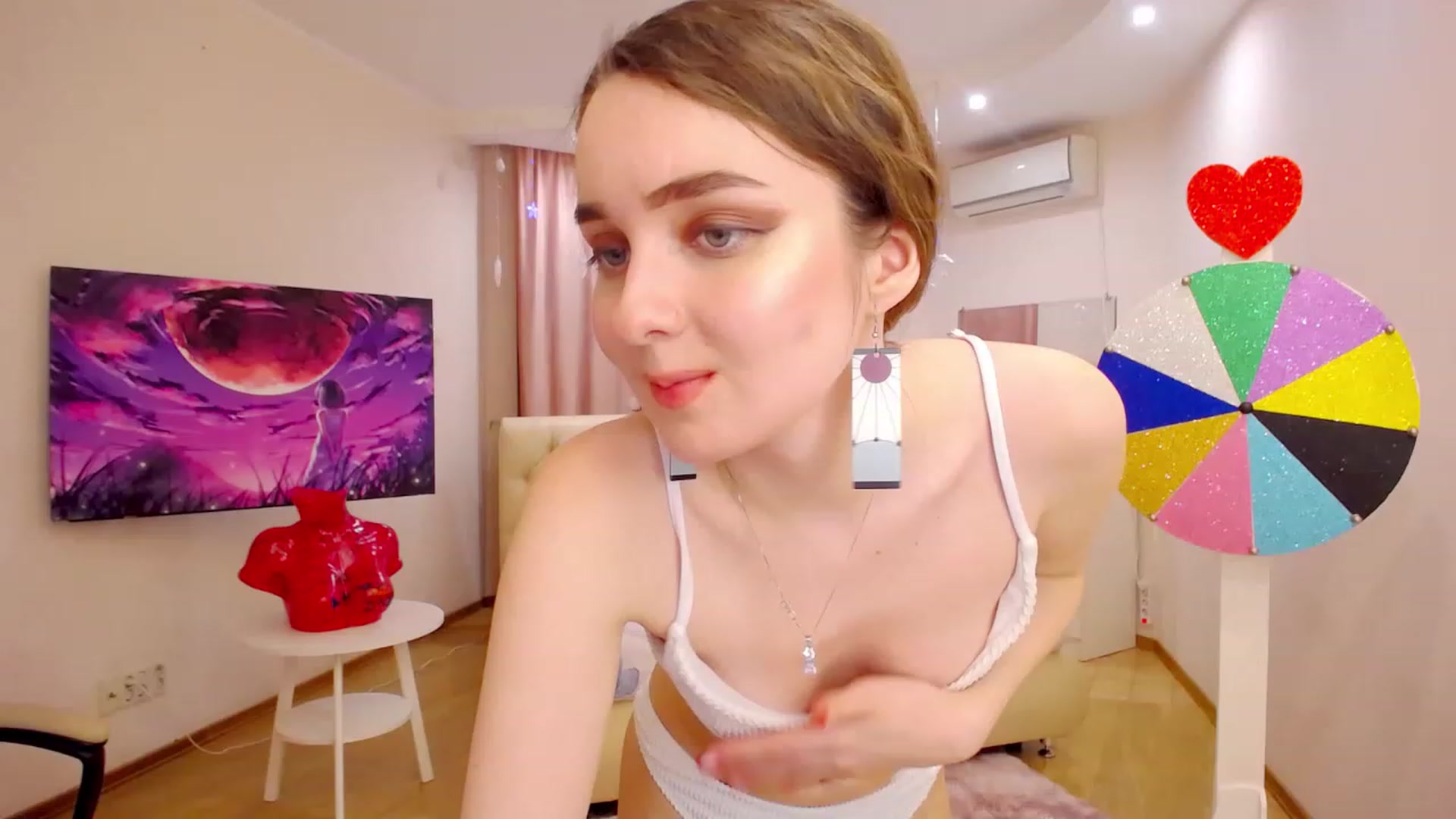 Gallery image thumbnail from OceanFeelss's myfreecams stream on, 02/06/2023, 15:14 image 8 of 20