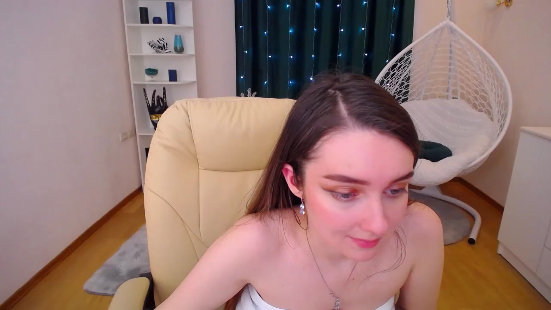 Gallery image thumbnail from OceanFeelss's myfreecams stream on, 02/09/2023, 09:49 image 11 of 20