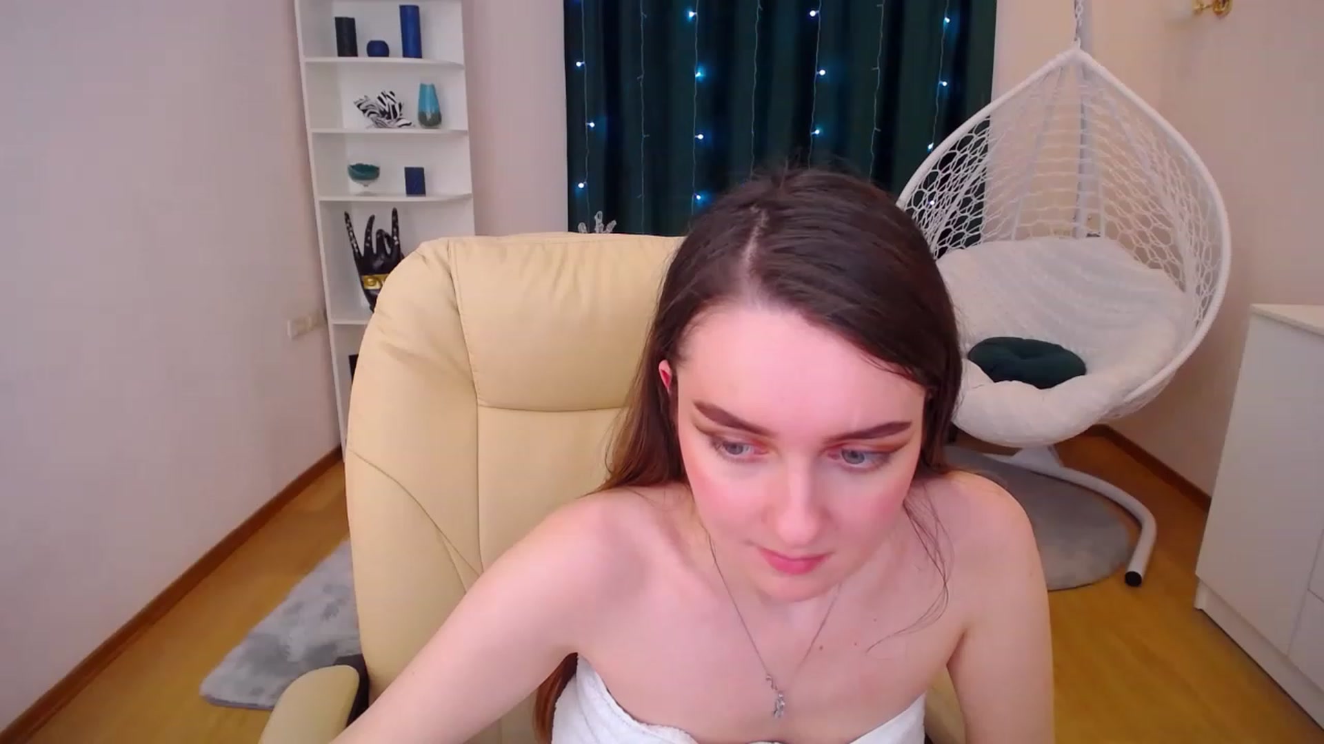 Gallery image thumbnail from OceanFeelss's myfreecams stream on, 02/09/2023, 09:49 image 8 of 20