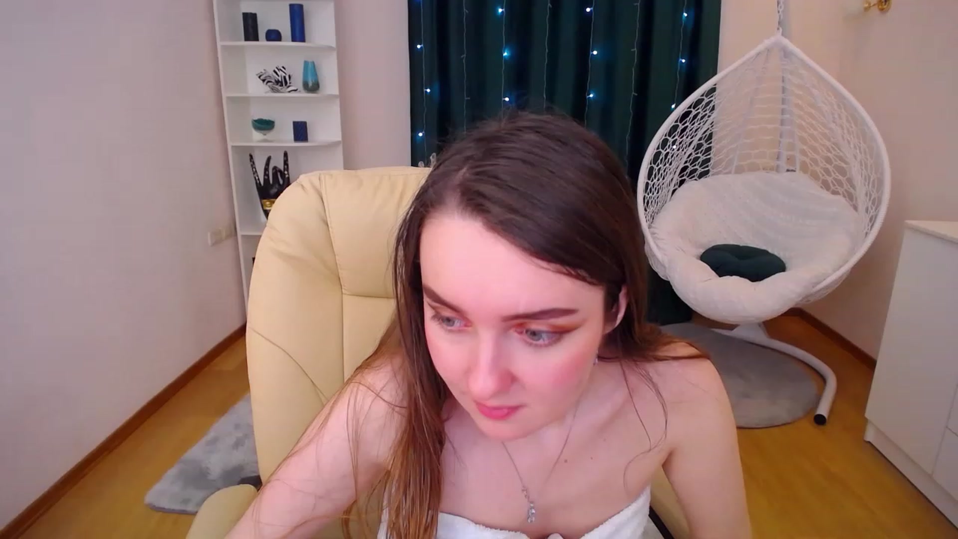 Gallery image thumbnail from OceanFeelss's myfreecams stream on, 02/09/2023, 09:49 image 6 of 20