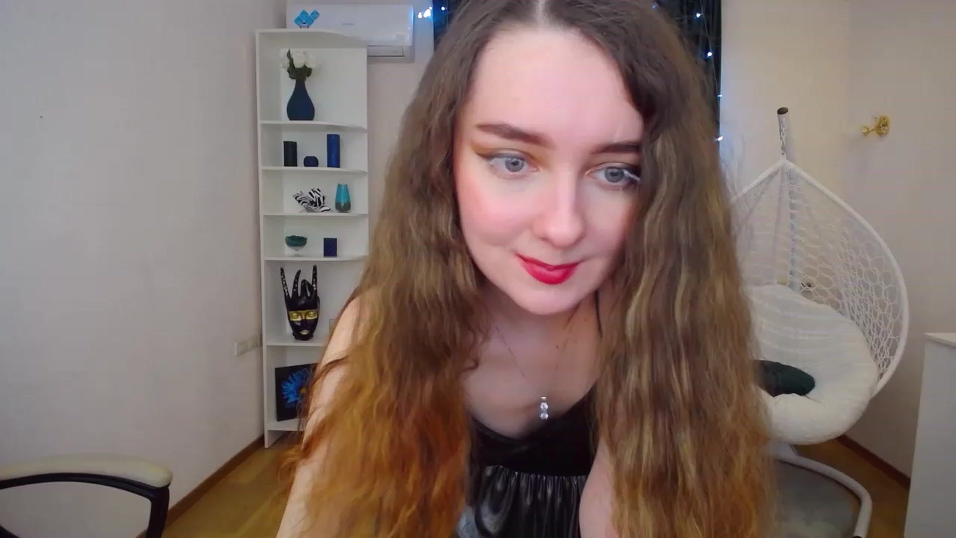 Gallery image thumbnail from OceanFeelss's myfreecams stream on, 02/12/2023, 12:16 image 8 of 20