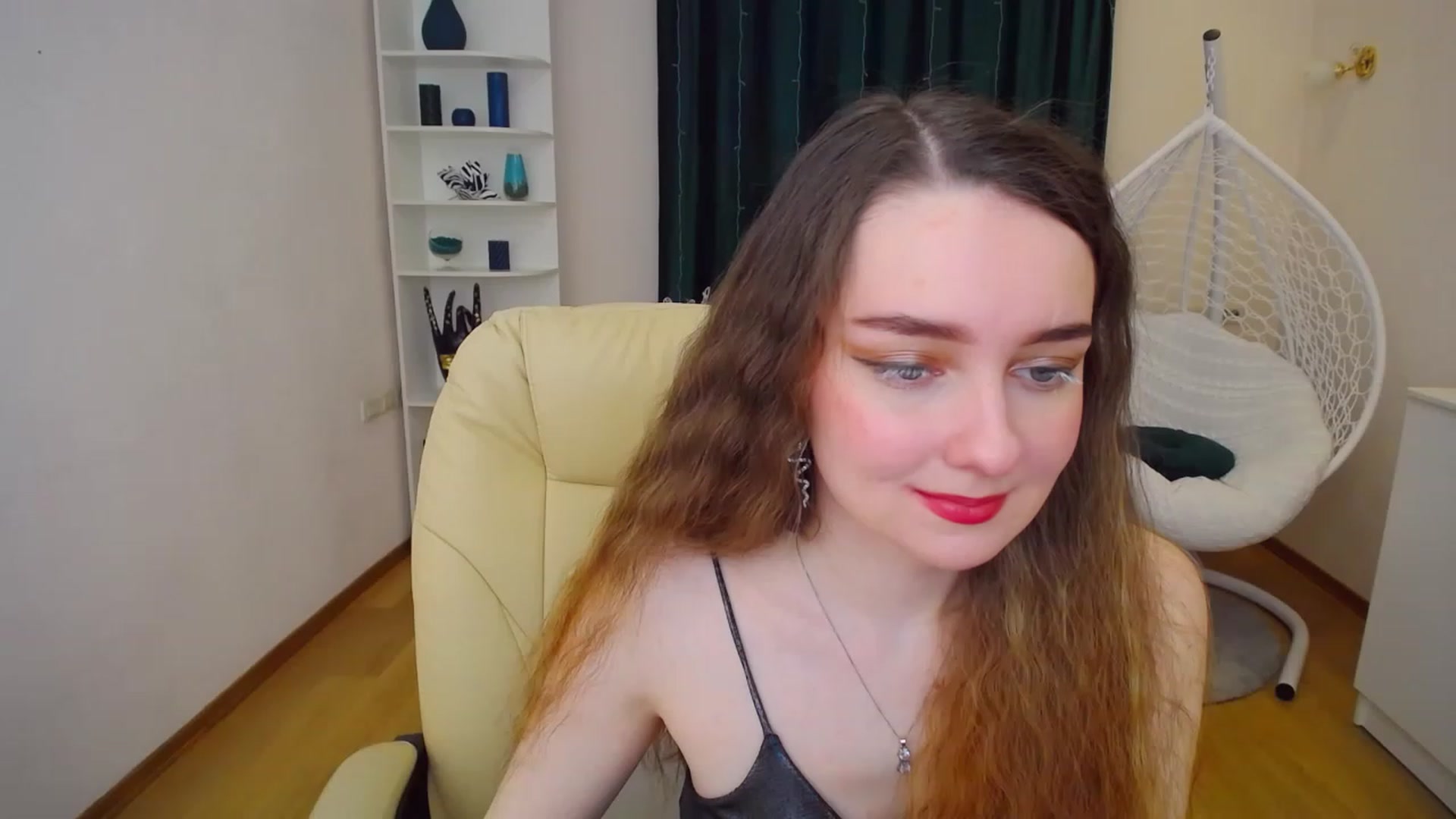 Gallery image thumbnail from OceanFeelss's myfreecams stream on, 02/12/2023, 12:16 image 2 of 20