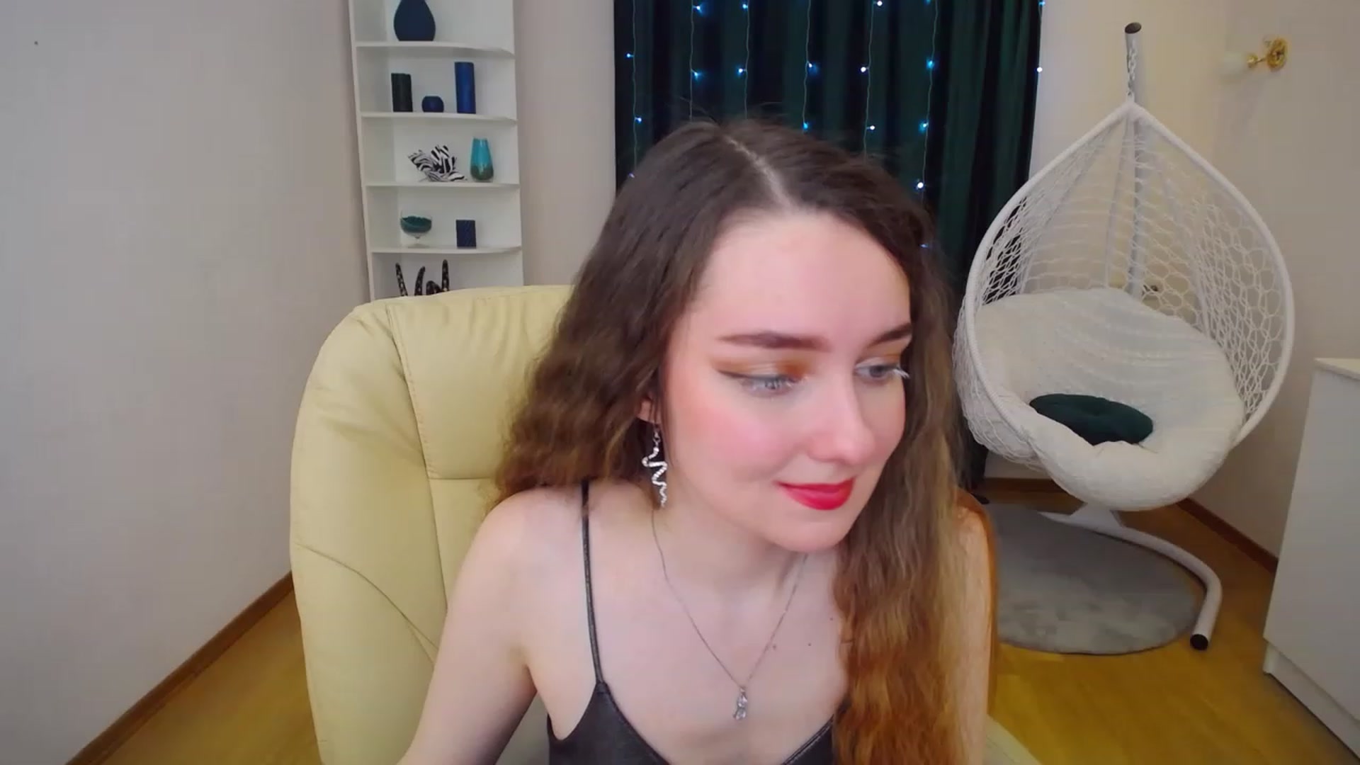 Gallery image thumbnail from OceanFeelss's myfreecams stream on, 02/12/2023, 12:16 image 11 of 20