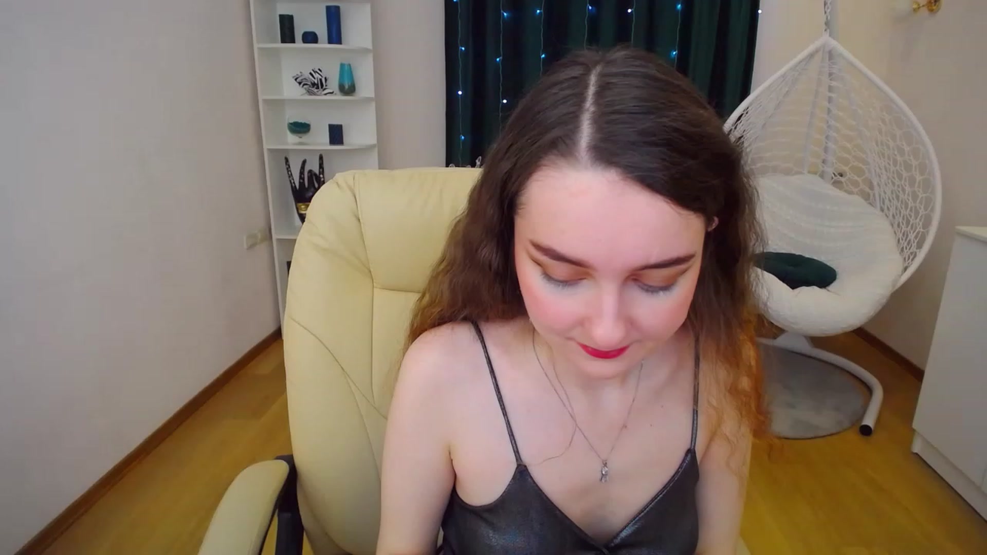 Gallery image thumbnail from OceanFeelss's myfreecams stream on, 02/12/2023, 12:16 image 4 of 20