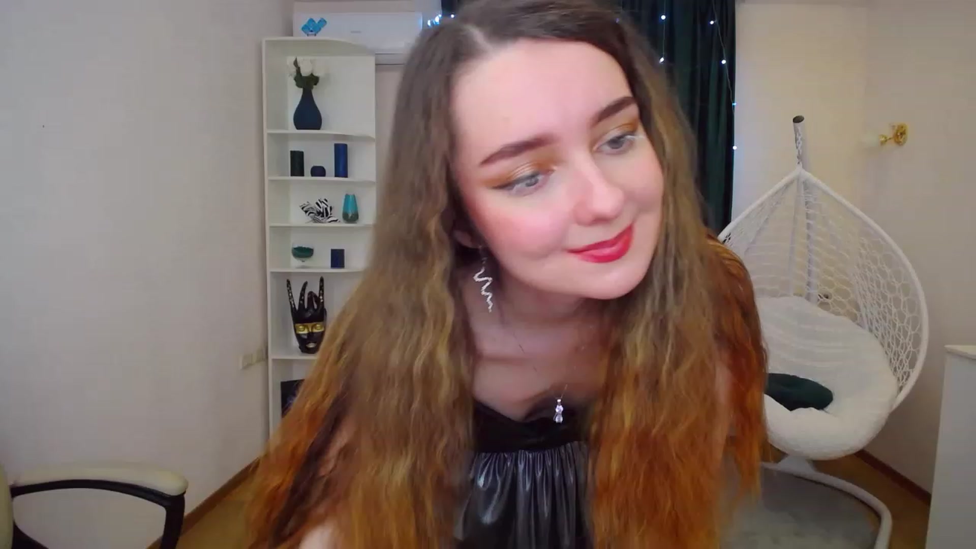 Gallery image thumbnail from OceanFeelss's myfreecams stream on, 02/12/2023, 12:16 image 14 of 20