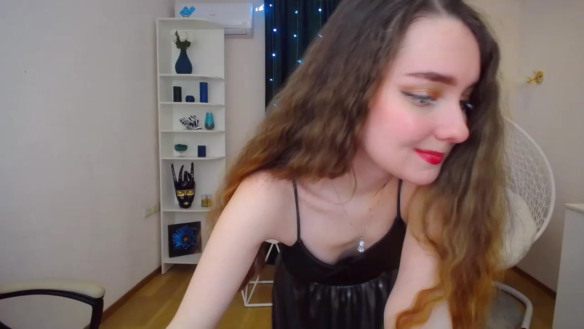 Gallery image thumbnail from OceanFeelss's myfreecams stream on, 02/12/2023, 12:16 image 9 of 20