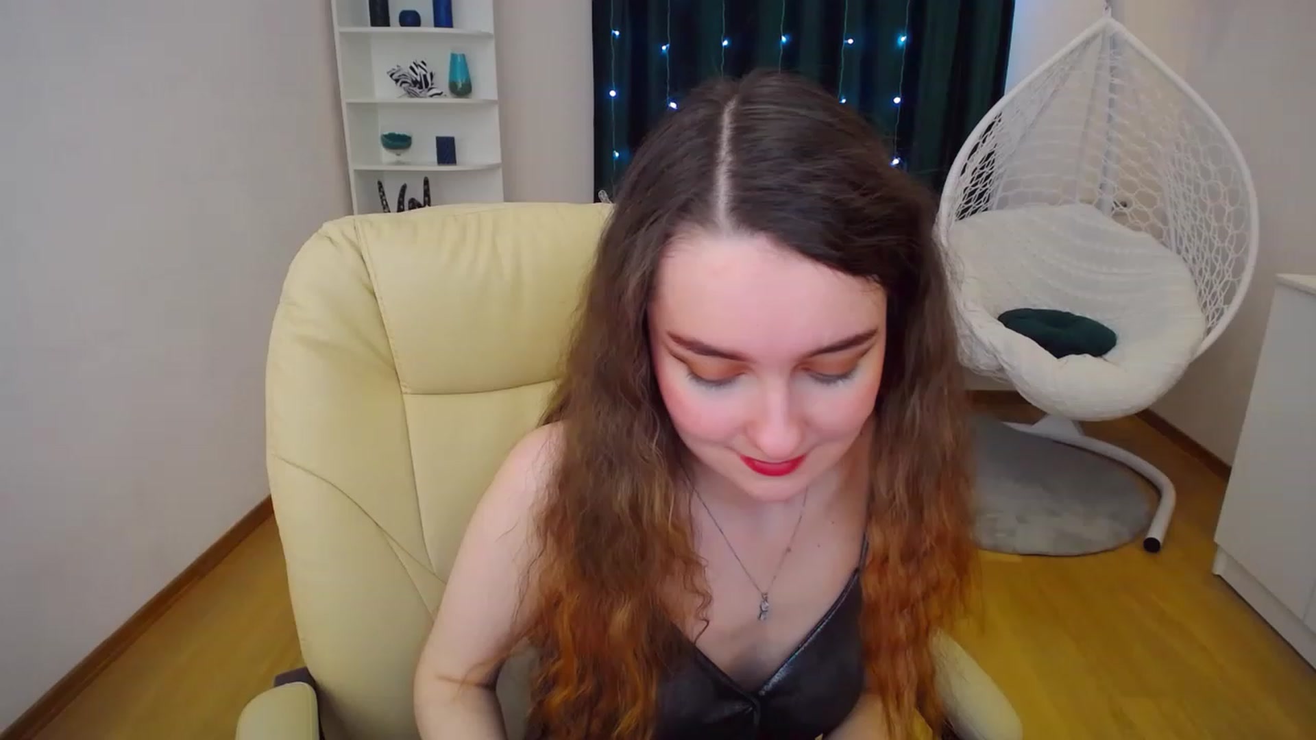 Gallery image thumbnail from OceanFeelss's myfreecams stream on, 02/12/2023, 13:00 image 1 of 20