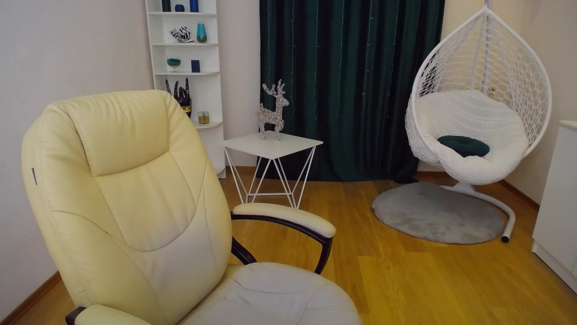 Gallery image thumbnail from OceanFeelss's myfreecams stream on, 02/12/2023, 13:00 image 4 of 20