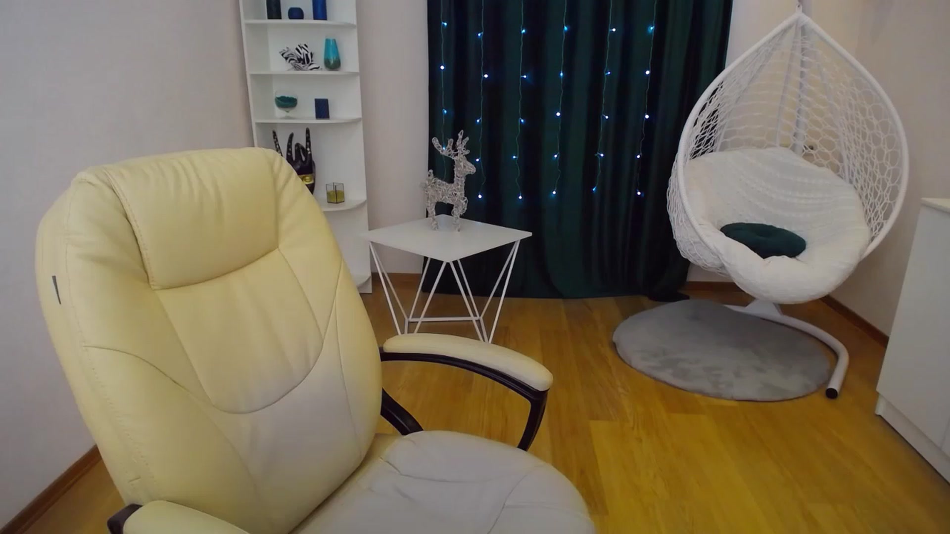 Gallery image thumbnail from OceanFeelss's myfreecams stream on, 02/12/2023, 13:00 image 5 of 20