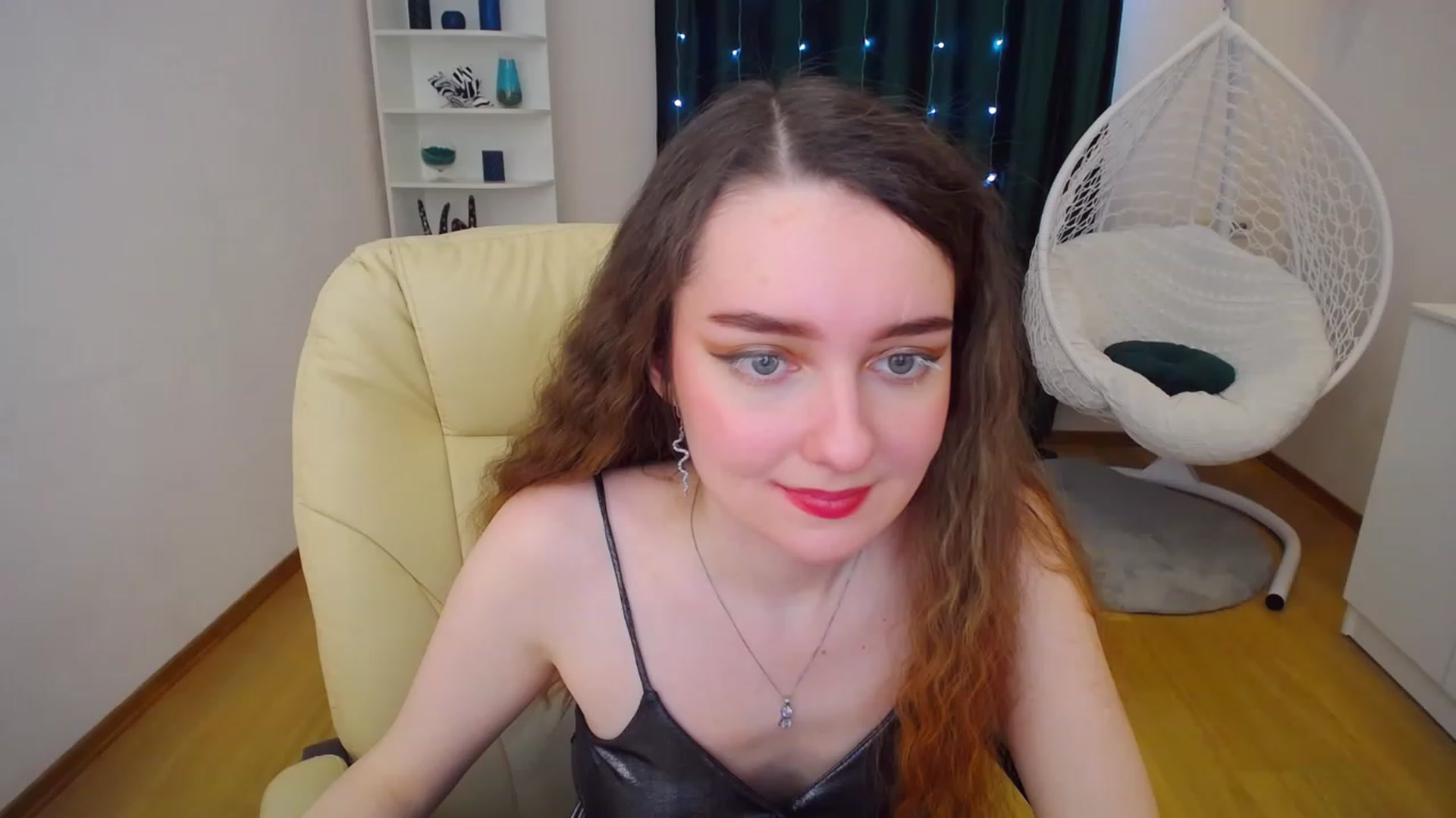 Gallery image thumbnail from OceanFeelss's myfreecams stream on, 02/12/2023, 13:00 image 2 of 20