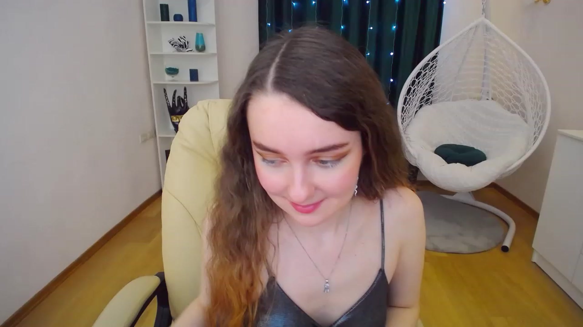 Gallery image thumbnail from OceanFeelss's myfreecams stream on, 02/12/2023, 14:59 image 15 of 20