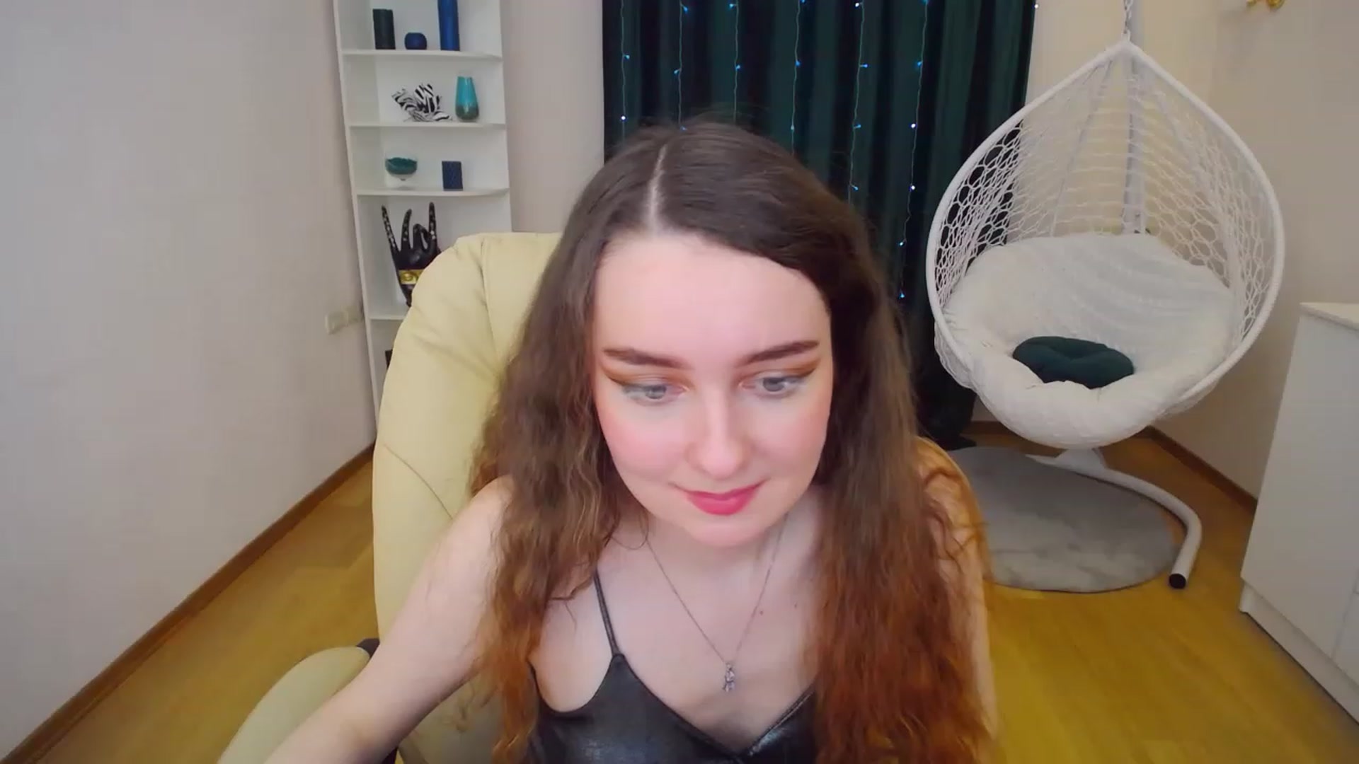 Gallery image thumbnail from OceanFeelss's myfreecams stream on, 02/12/2023, 14:59 image 11 of 20