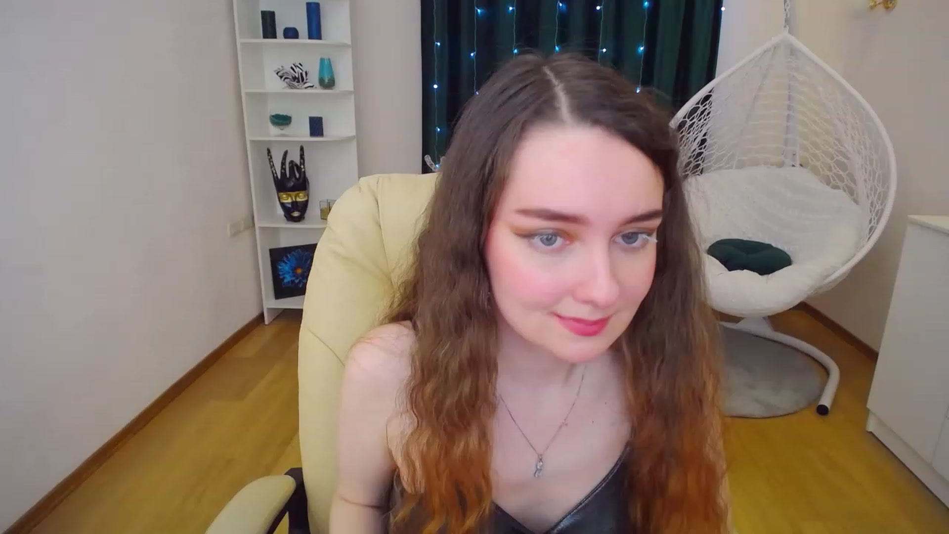 Gallery image thumbnail from OceanFeelss's myfreecams stream on, 02/12/2023, 14:59 image 1 of 20