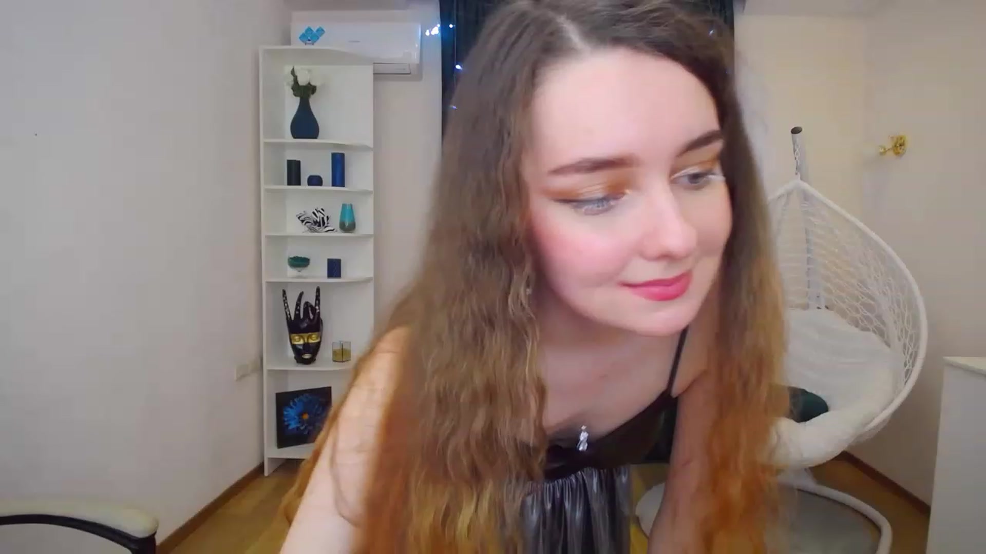 Gallery image thumbnail from OceanFeelss's myfreecams stream on, 02/12/2023, 14:59 image 3 of 20