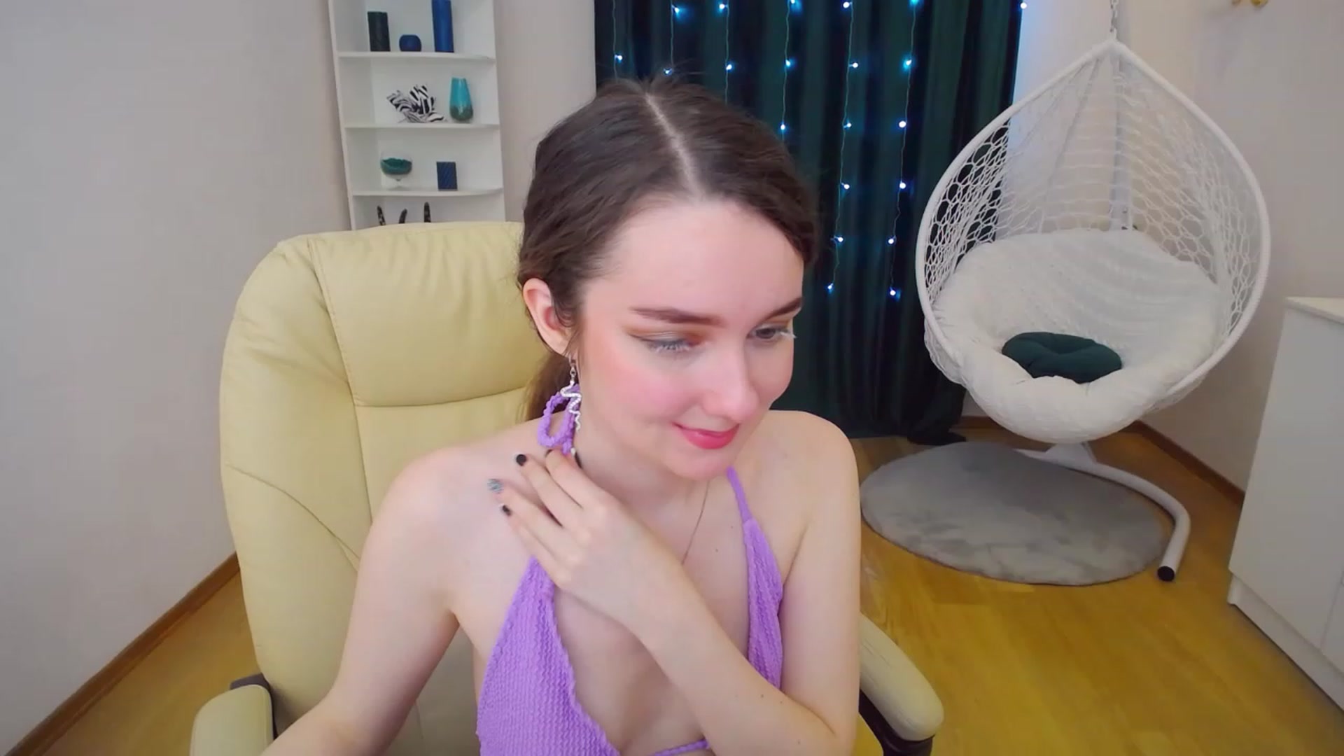 Gallery image thumbnail from OceanFeelss's myfreecams stream on, 02/12/2023, 15:32 image 5 of 20