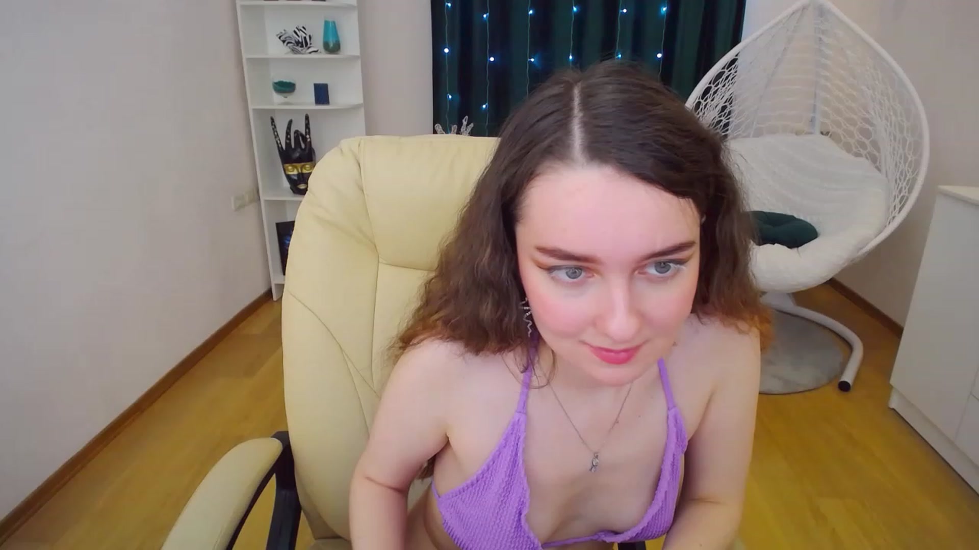 Gallery image thumbnail from OceanFeelss's myfreecams stream on, 02/12/2023, 16:46 image 11 of 20