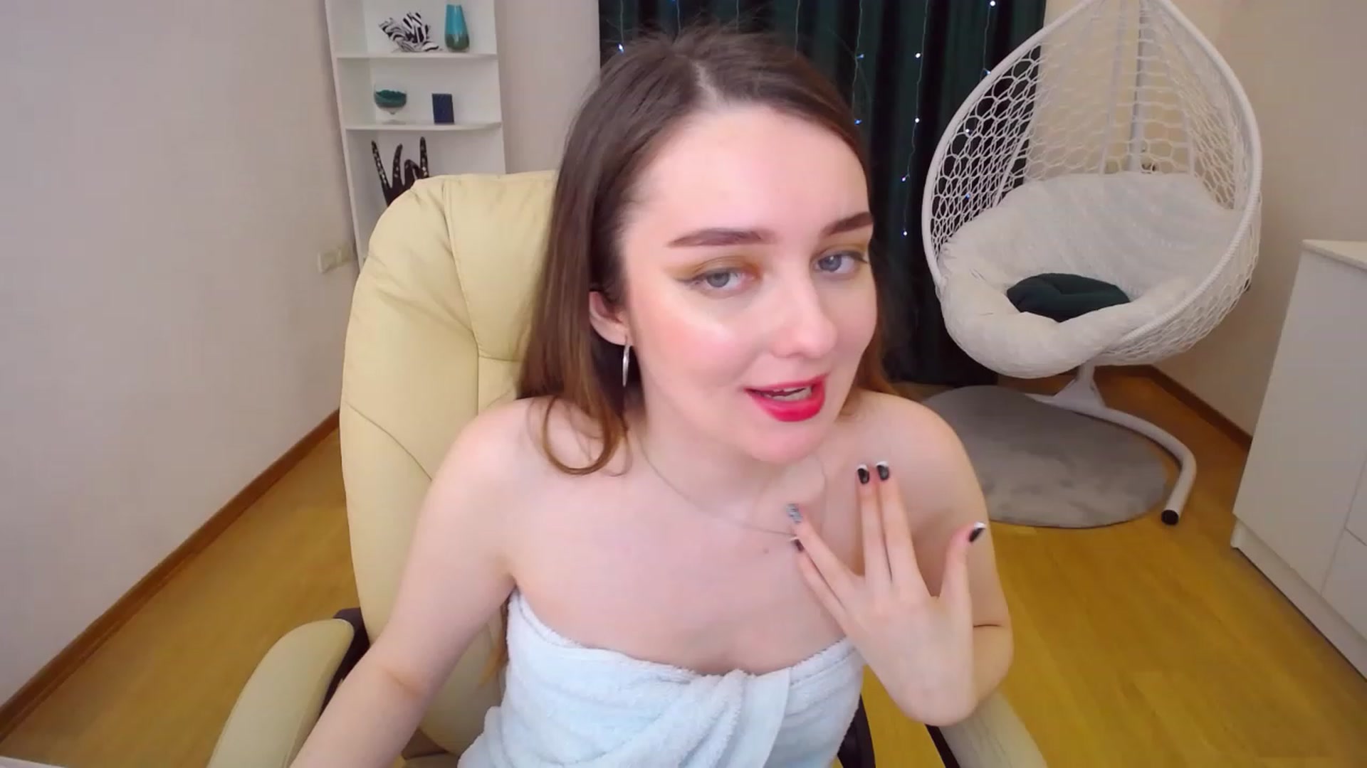 Gallery image thumbnail from OceanFeelss's myfreecams stream on, 02/13/2023, 09:48 image 4 of 20