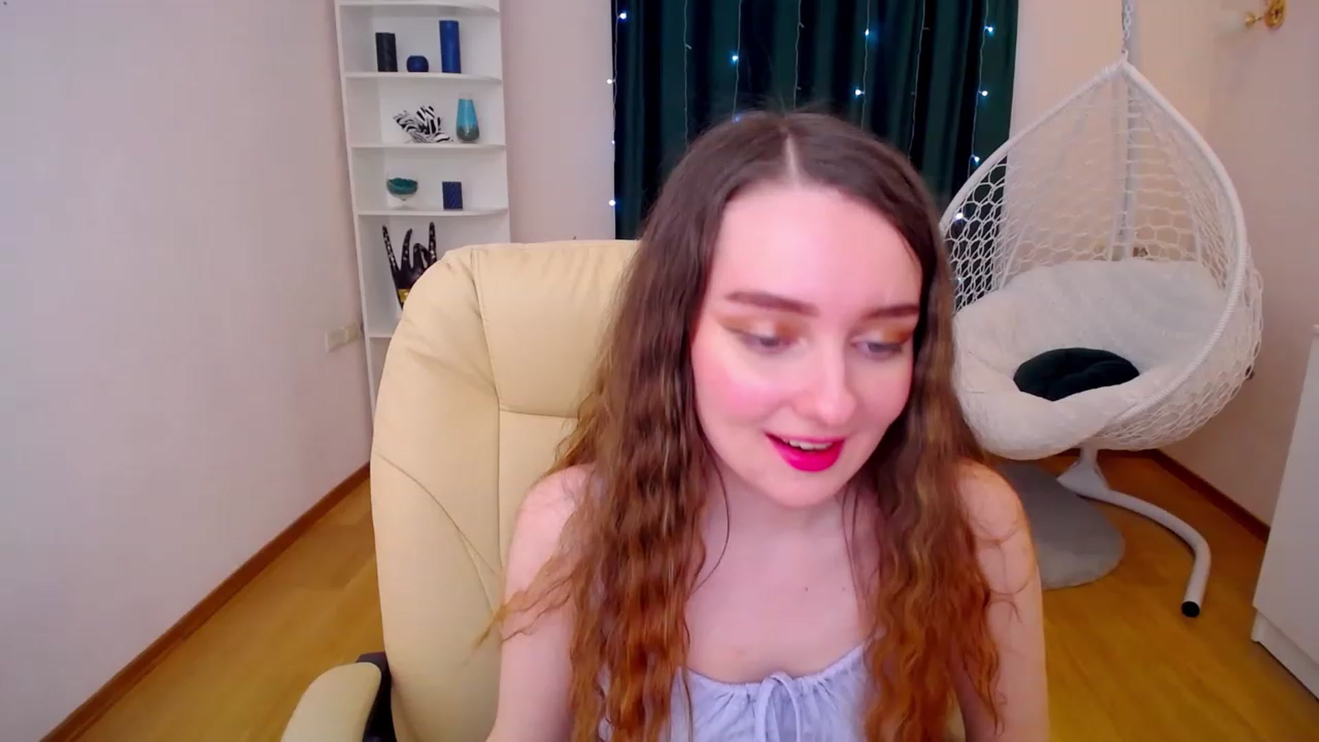 Gallery image thumbnail from OceanFeelss's myfreecams stream on, 02/19/2023, 13:47 image 6 of 20