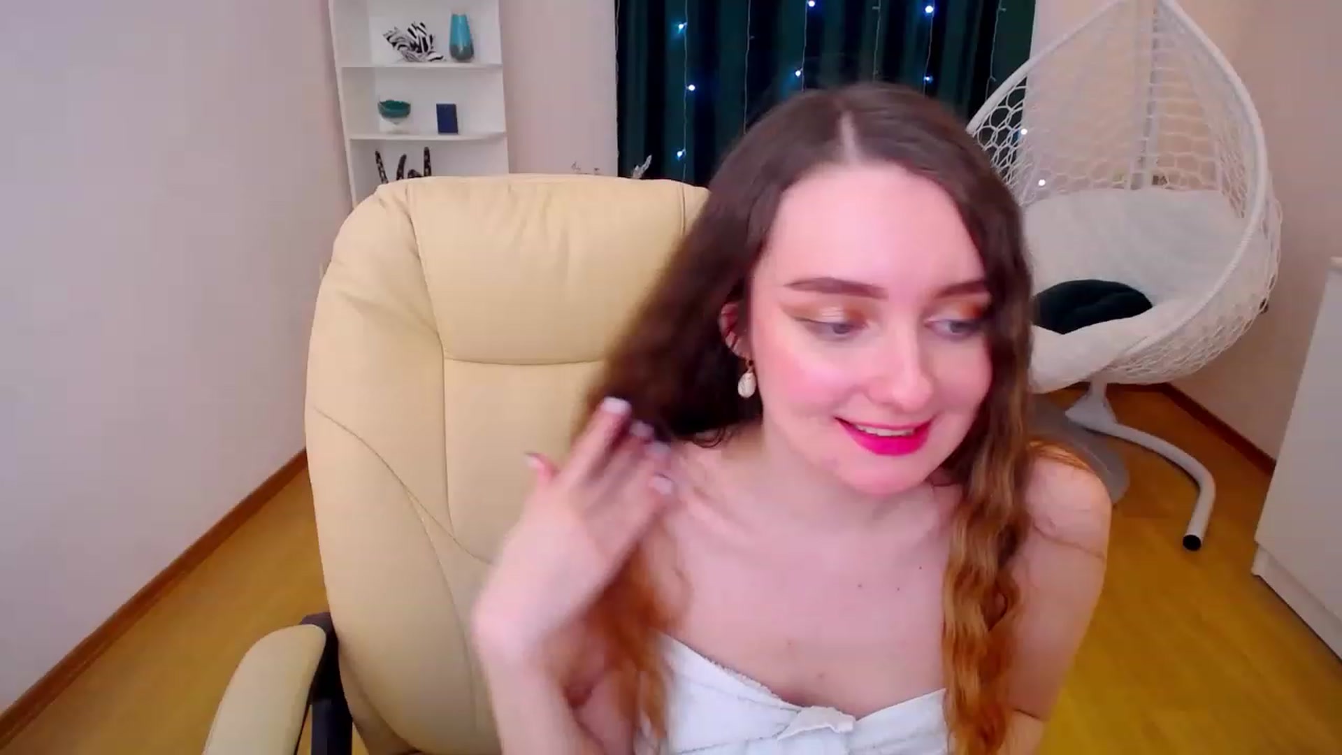 Gallery image thumbnail from OceanFeelss's myfreecams stream on, 02/19/2023, 16:50 image 8 of 20