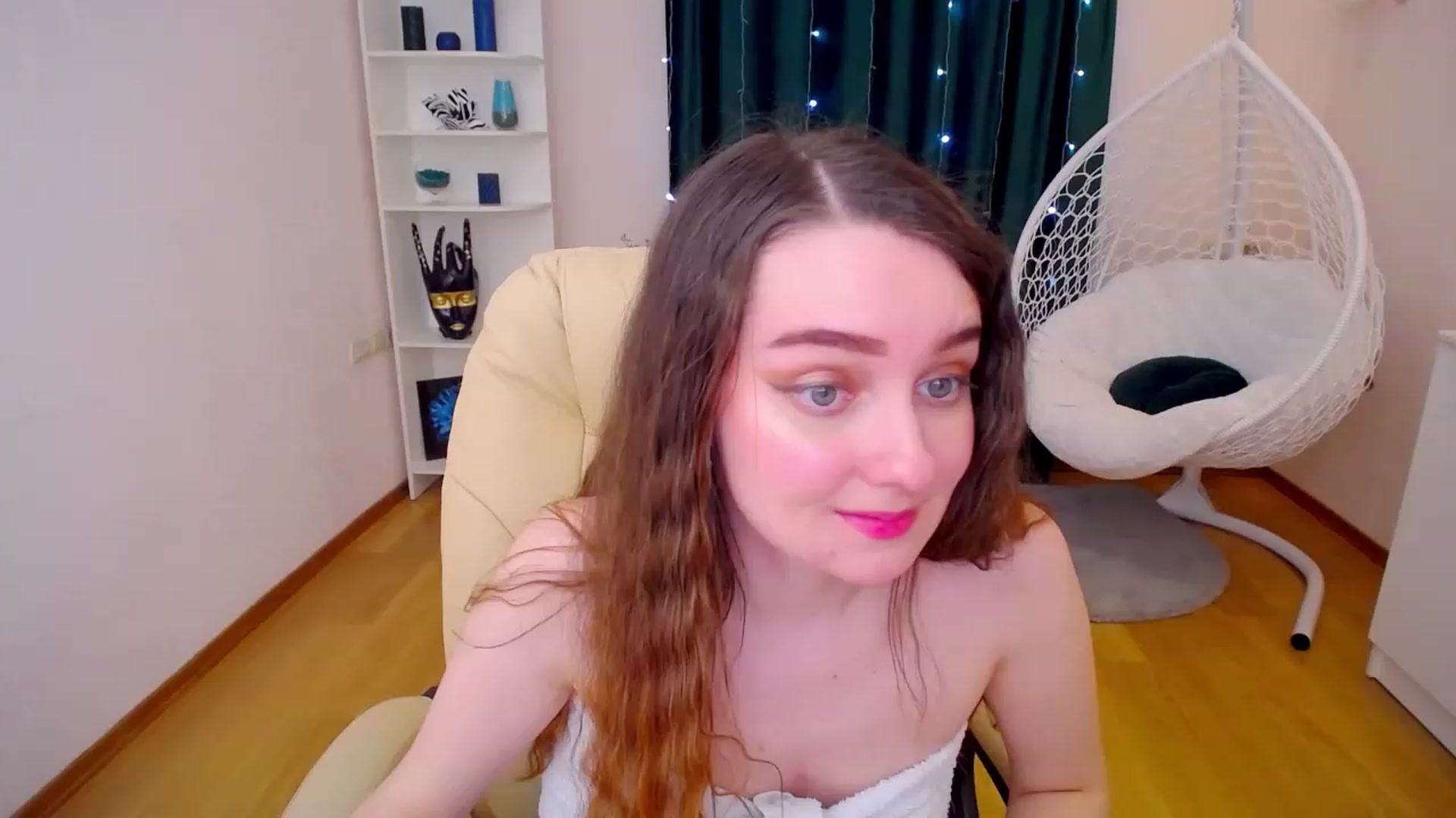 Gallery image thumbnail from OceanFeelss's myfreecams stream on, 02/19/2023, 16:50 image 14 of 20