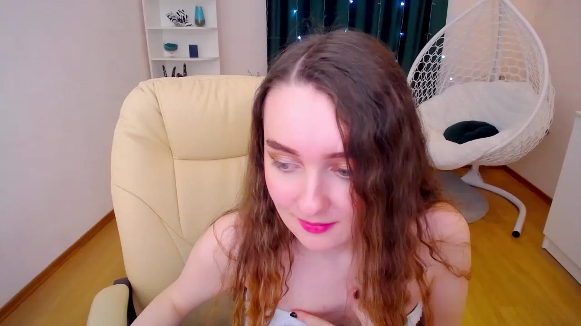 Gallery image thumbnail from OceanFeelss's myfreecams stream on, 02/19/2023, 16:50 image 9 of 20