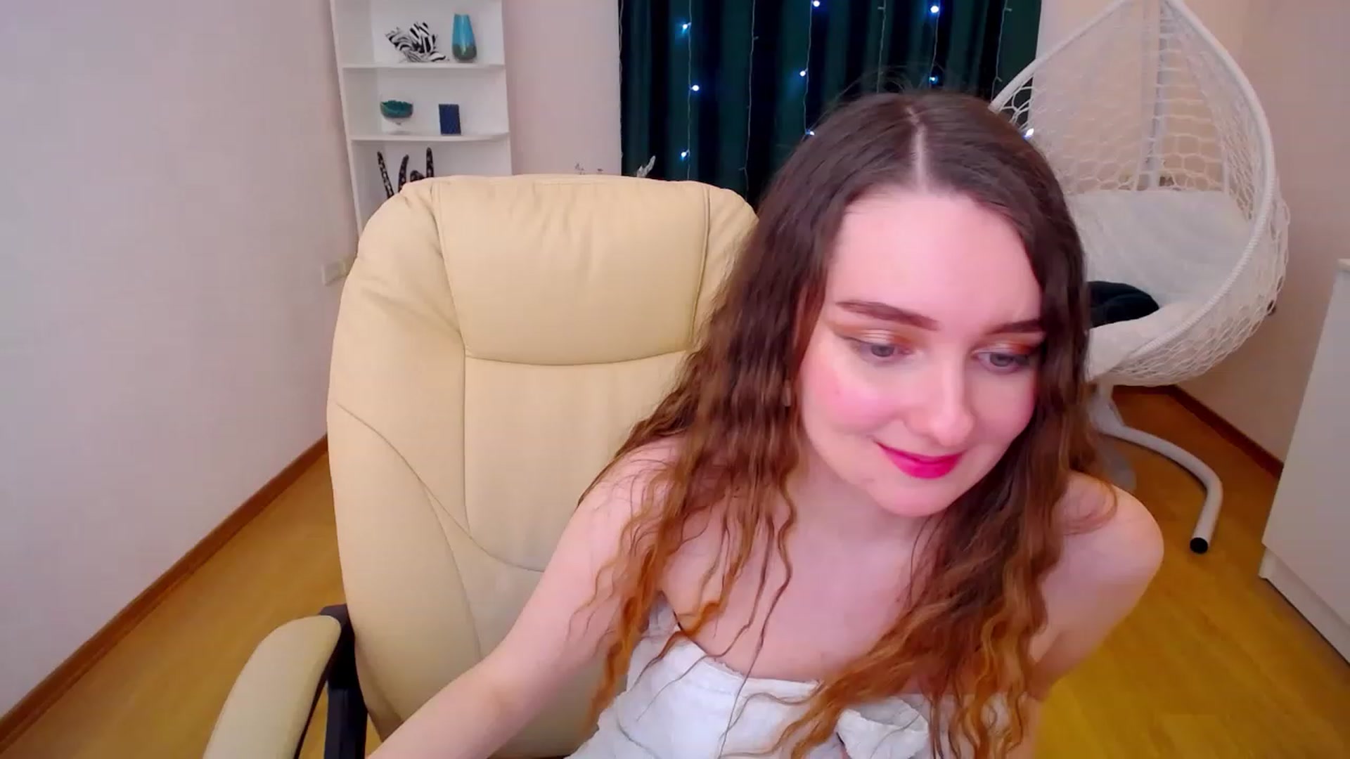 Gallery image thumbnail from OceanFeelss's myfreecams stream on, 02/19/2023, 16:50 image 7 of 20