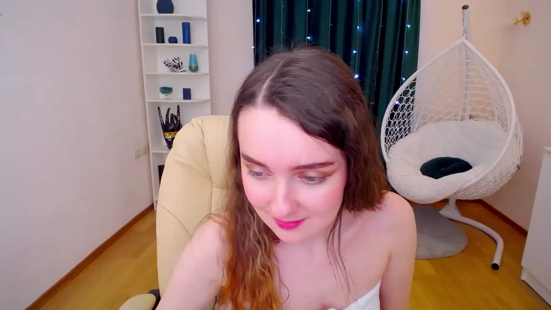 Gallery image thumbnail from OceanFeelss's myfreecams stream on, 02/19/2023, 16:50 image 13 of 20