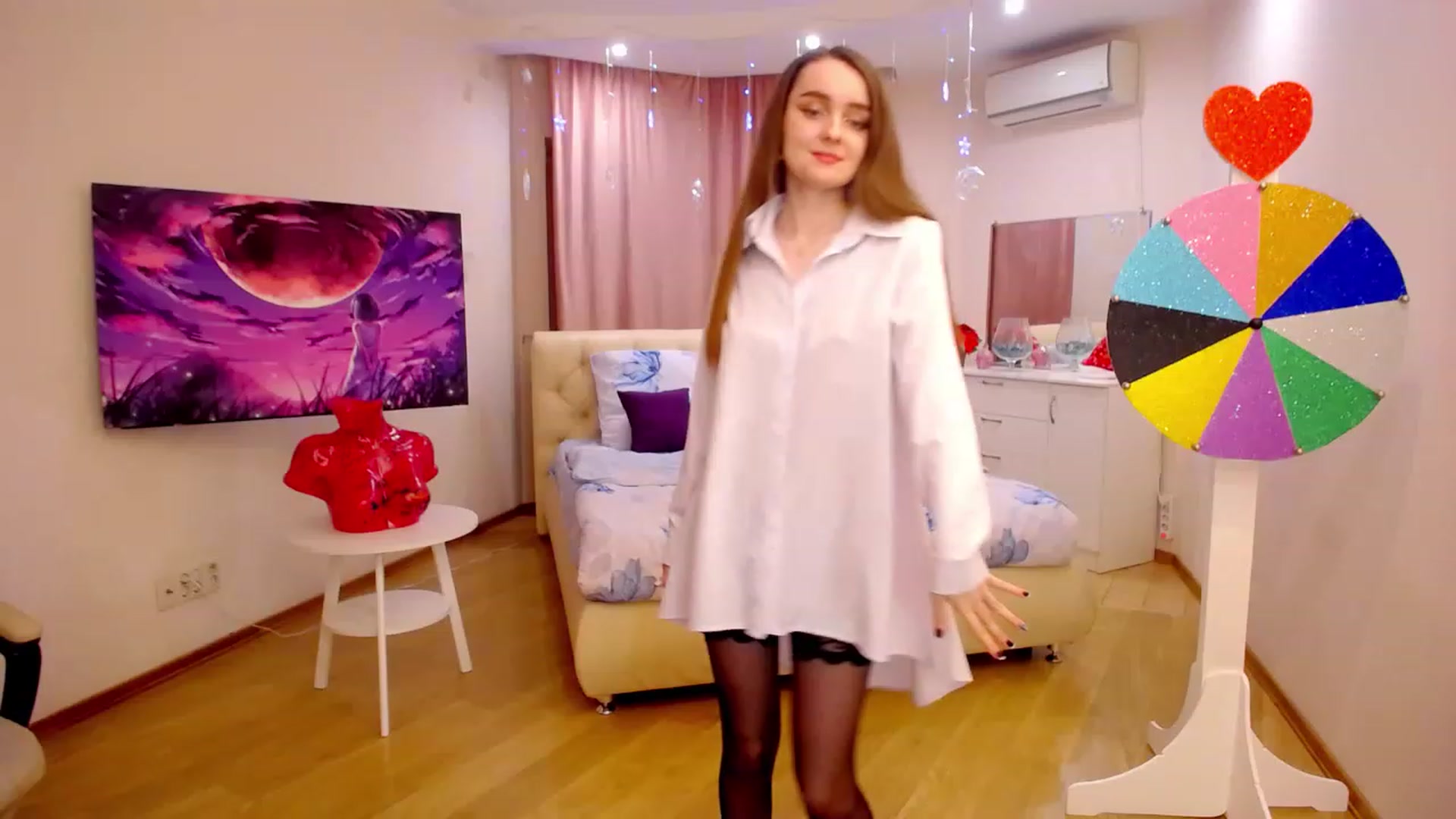 Gallery image thumbnail from OceanFeelss's myfreecams stream on, 02/20/2023, 20:54 image 19 of 20