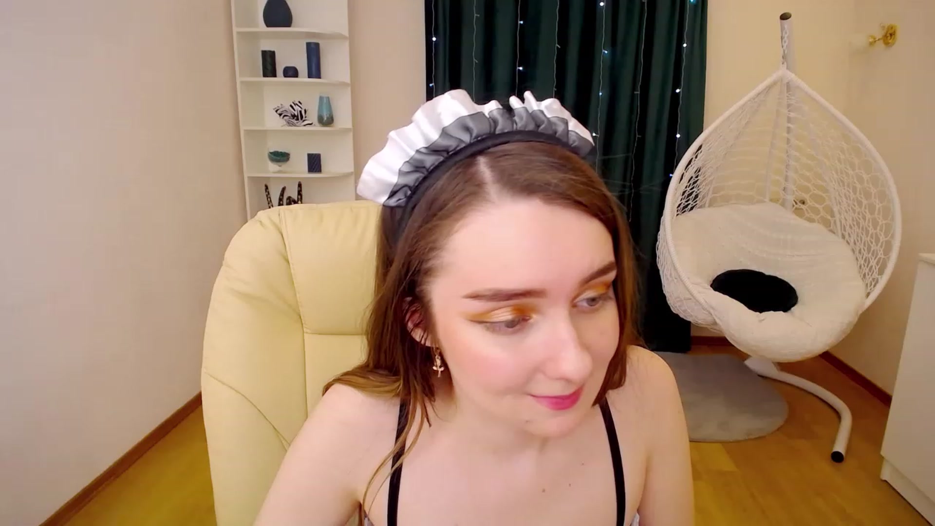 Gallery image thumbnail from OceanFeelss's myfreecams stream on, 02/22/2023, 10:05 image 19 of 20