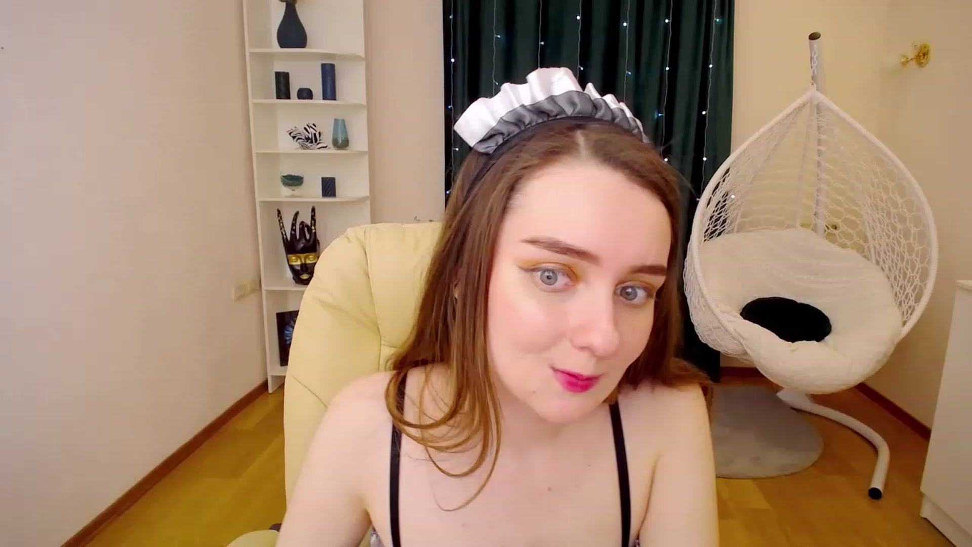 Gallery image thumbnail from OceanFeelss's myfreecams stream on, 02/22/2023, 10:05 image 6 of 20