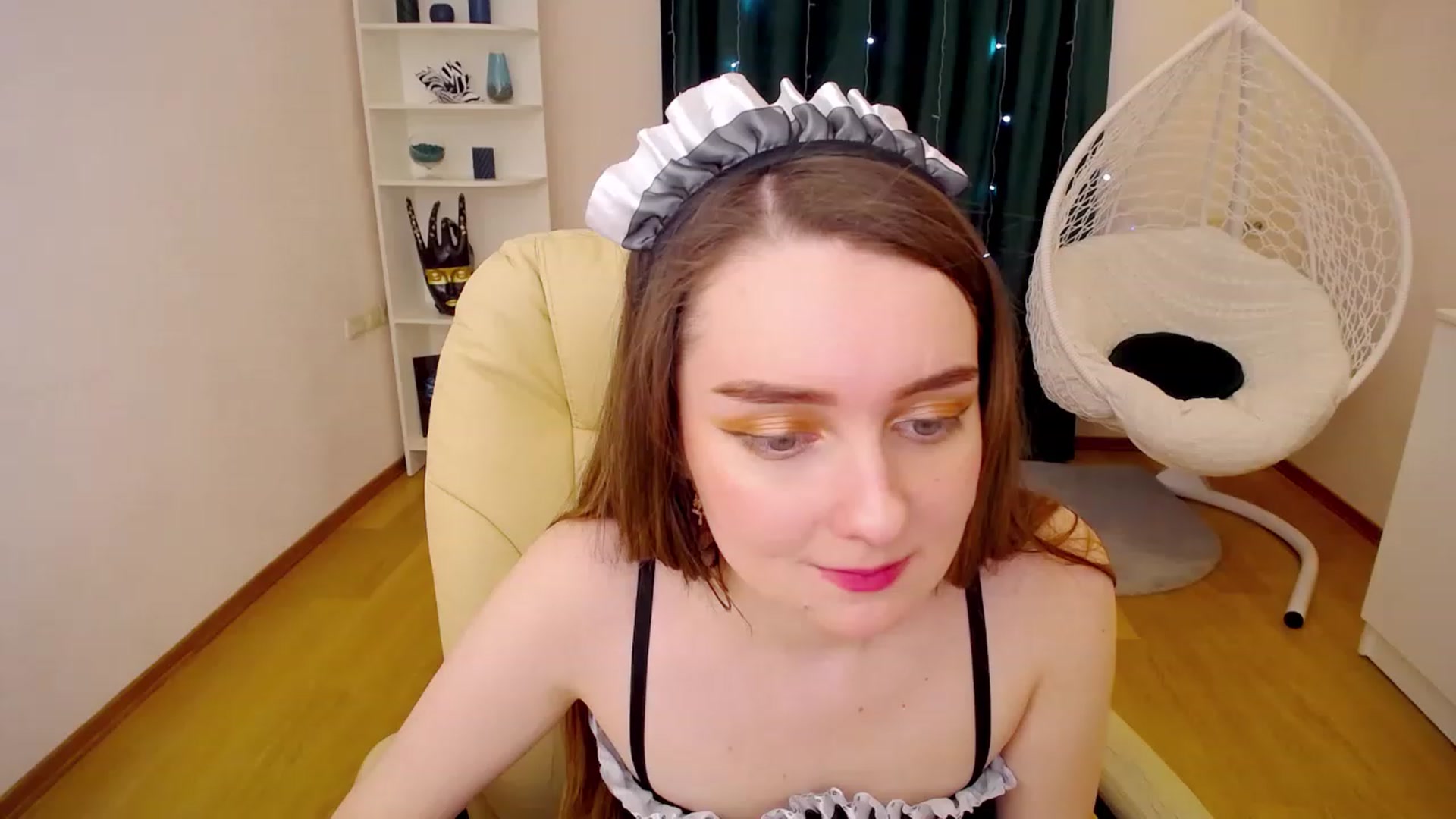 Gallery image thumbnail from OceanFeelss's myfreecams stream on, 02/22/2023, 10:05 image 12 of 20