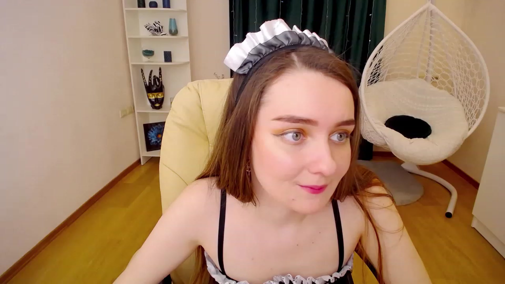 Gallery image thumbnail from OceanFeelss's myfreecams stream on, 02/22/2023, 10:05 image 14 of 20
