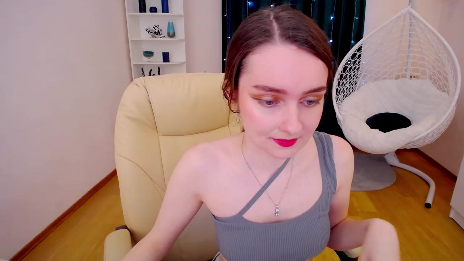 Gallery image thumbnail from OceanFeelss's myfreecams stream on, 02/26/2023, 12:07 image 16 of 20