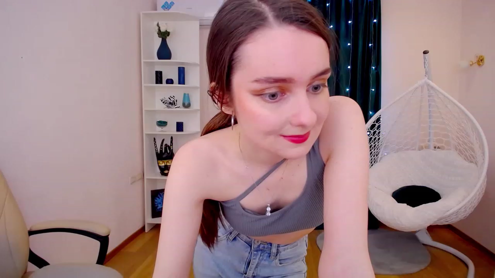 Gallery image thumbnail from OceanFeelss's myfreecams stream on, 02/26/2023, 12:07 image 15 of 20