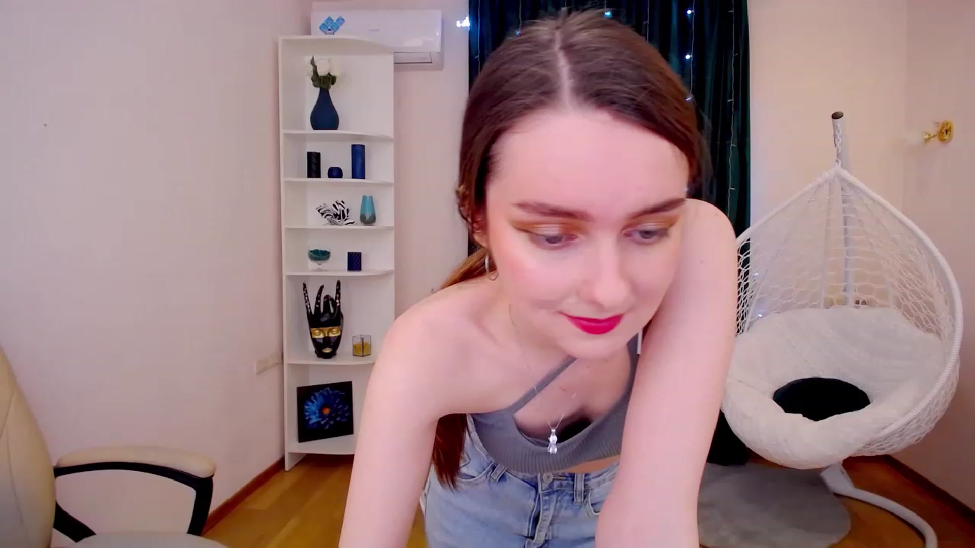Gallery image thumbnail from OceanFeelss's myfreecams stream on, 02/26/2023, 12:07 image 11 of 20