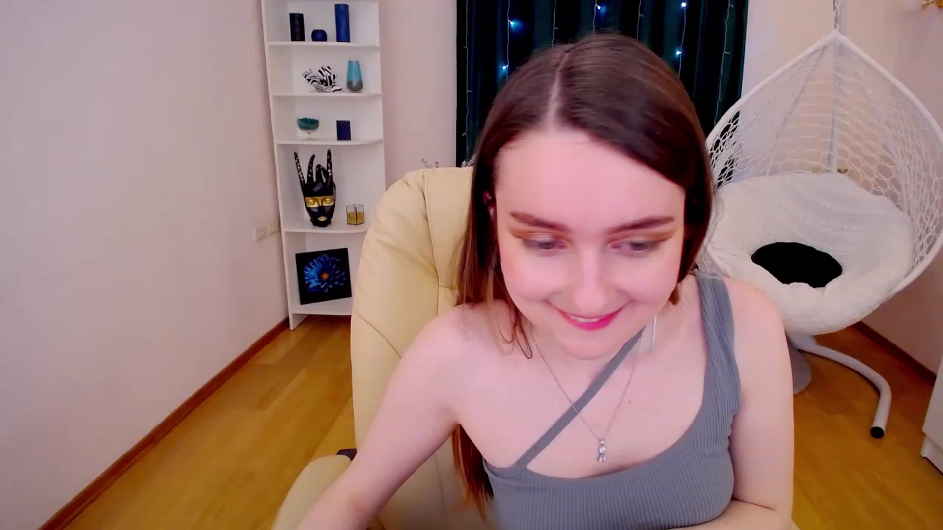 Gallery image thumbnail from OceanFeelss's myfreecams stream on, 02/26/2023, 13:41 image 10 of 20