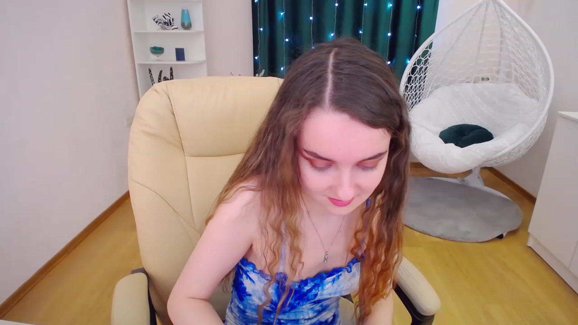 Gallery image thumbnail from OceanFeelss's myfreecams stream on, 02/28/2023, 08:22 image 6 of 20