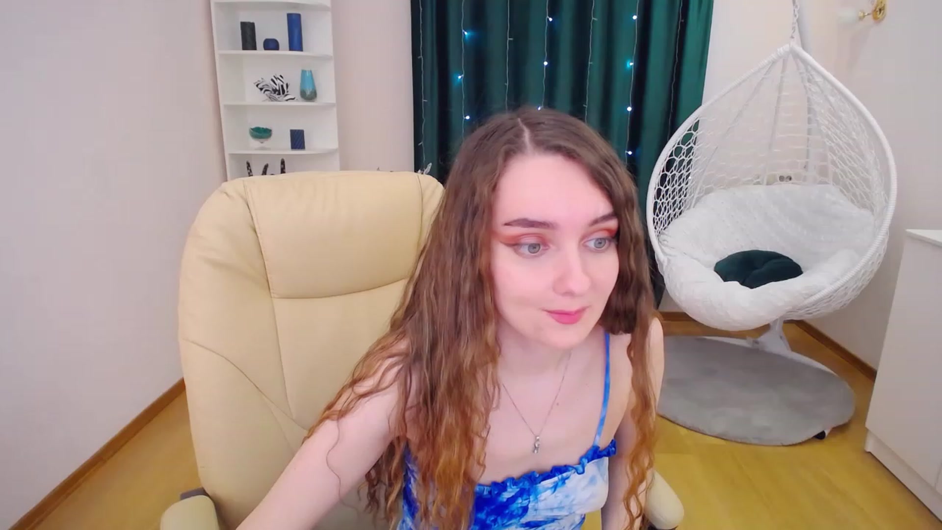 Gallery image thumbnail from OceanFeelss's myfreecams stream on, 02/28/2023, 09:45 image 10 of 20
