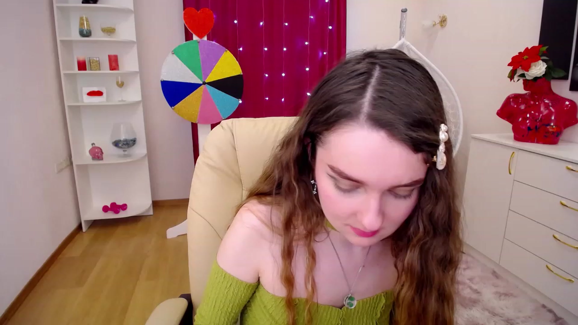 Gallery image thumbnail from OceanFeelss's myfreecams stream on, 03/05/2023, 09:53 image 19 of 20