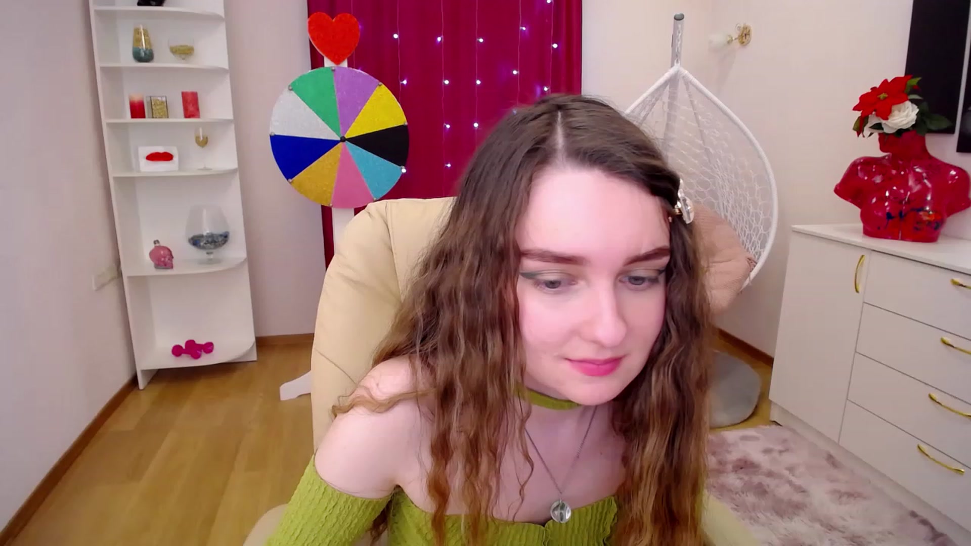 Gallery image thumbnail from OceanFeelss's myfreecams stream on, 03/05/2023, 09:53 image 2 of 20