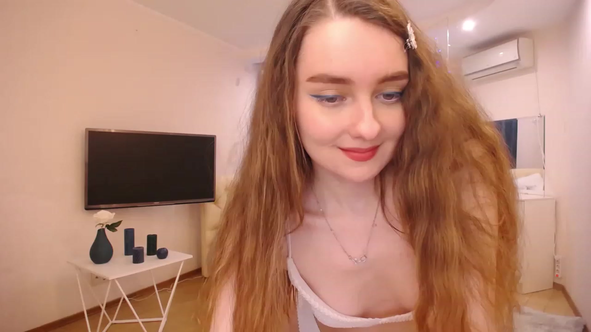 Gallery image thumbnail from OceanFeelss's myfreecams stream on, 03/06/2023, 10:50 image 12 of 20