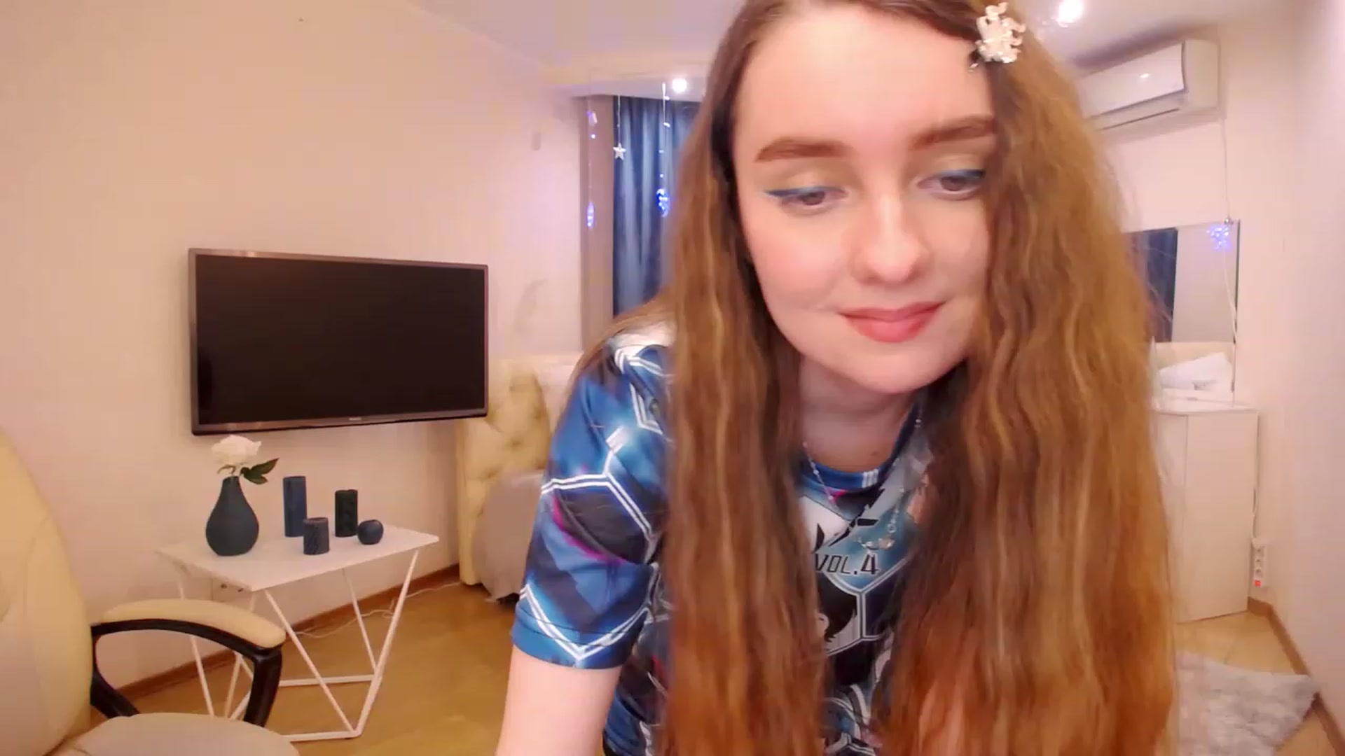 Gallery image thumbnail from OceanFeelss's myfreecams stream on, 03/06/2023, 15:39 image 1 of 20